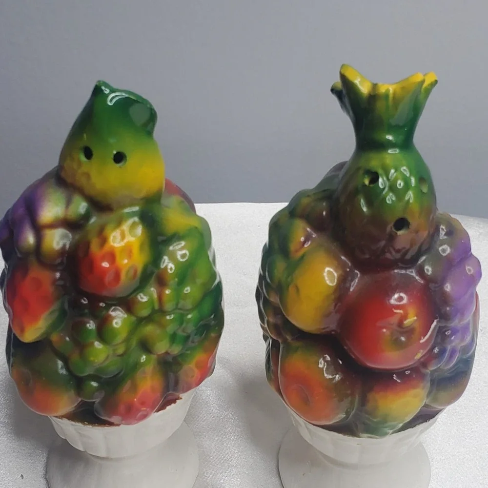 Vintage Japan MC fruit Basket Salt Pepper Shakers‎ Porcelain Ceramic Colorful